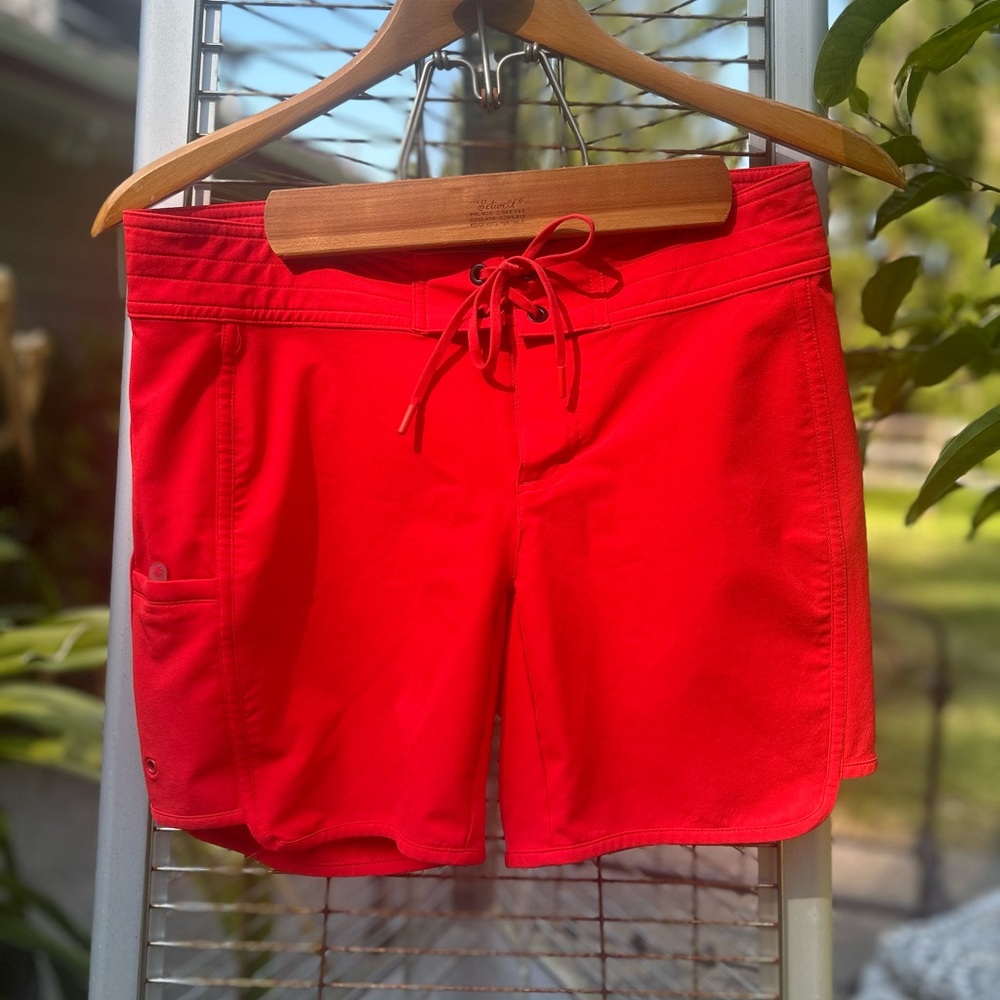 Athleta Red Athletic Shorts Quick-Dry Drawstring